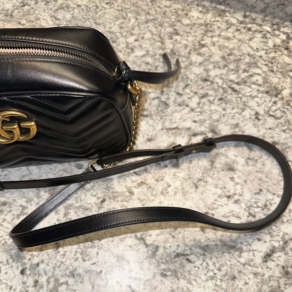 GG MARMONT SMALL SHOULDER BAG - Picture 2 of 13